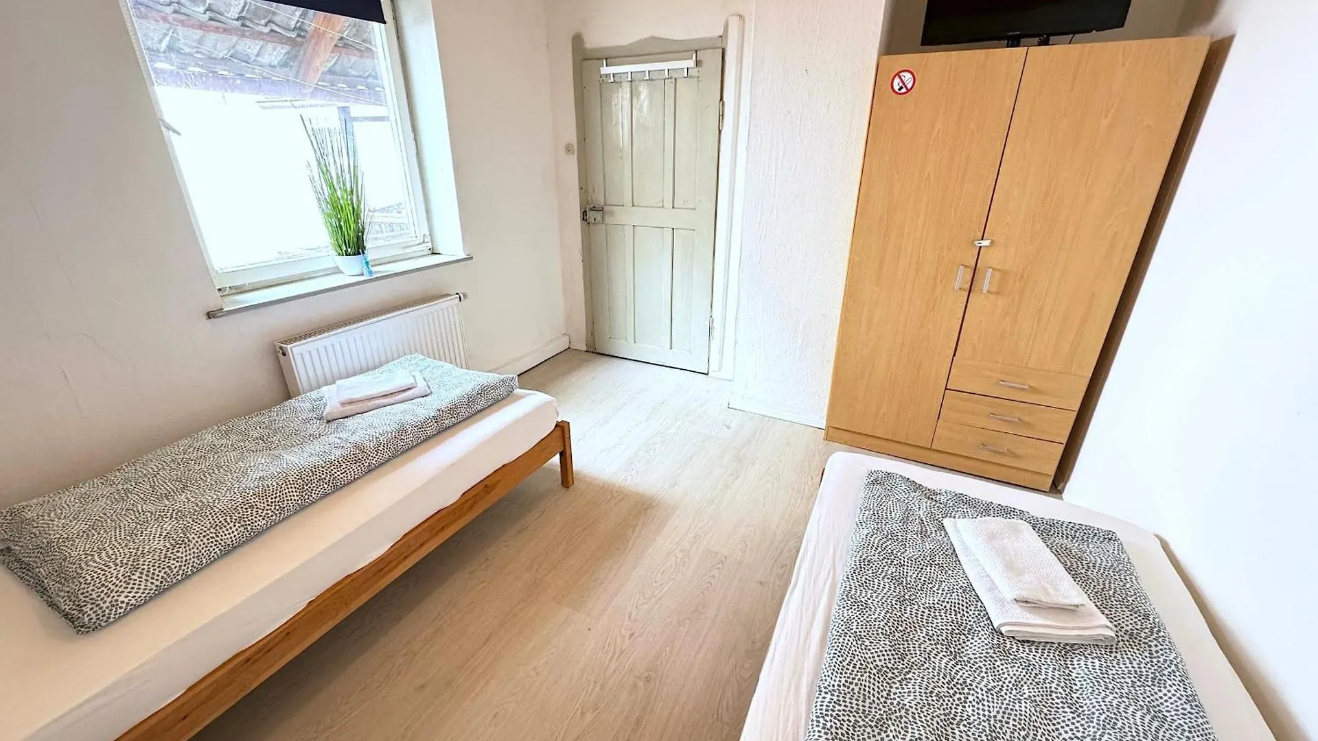 I Apartment 17 Personen - Monteurzimmer - Ferienwohnung, Grosskoellnbach Pilsting Germany
