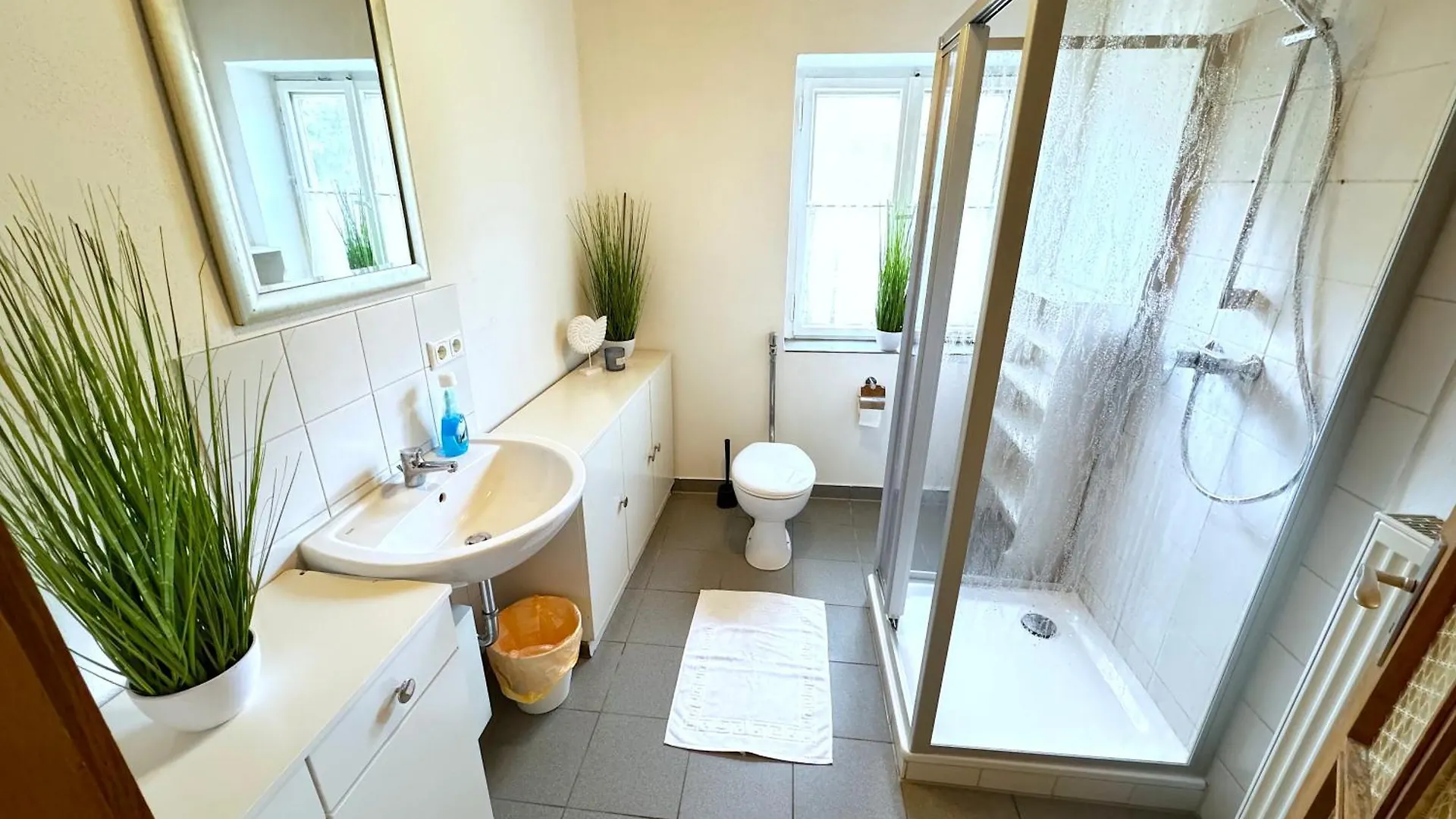 I Apartment 17 Personen - Monteurzimmer - Ferienwohnung, Grosskoellnbach Pilsting